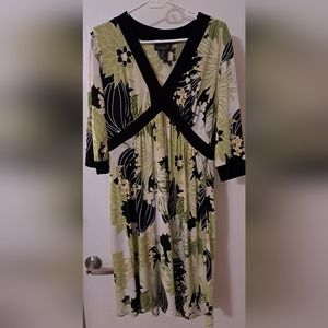 Bold floral dress in Green/Black/White sz 14